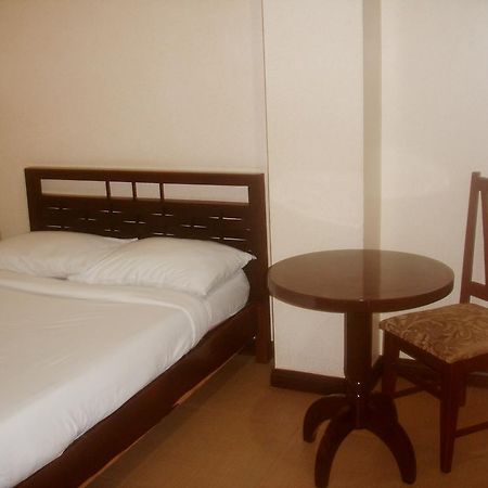 Roxas Midtown Hotel ภายนอก รูปภาพ